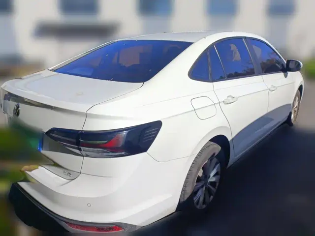 Volkswagen Lavida — Фото автомобиля 4