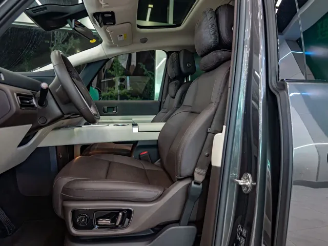 Li Auto MEGA — Фото автомобиля 6