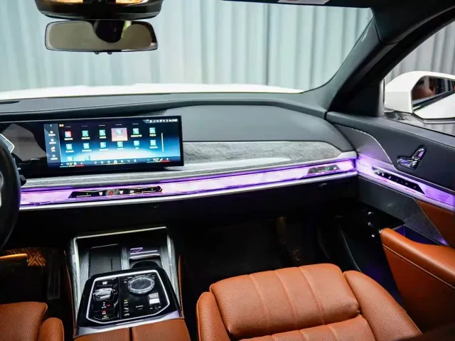 BMW 7 Series — Фото автомобиля 13