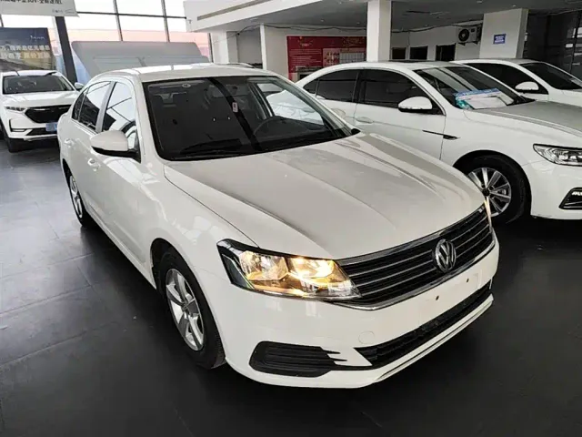 Volkswagen Lavida — Фото автомобиля 3