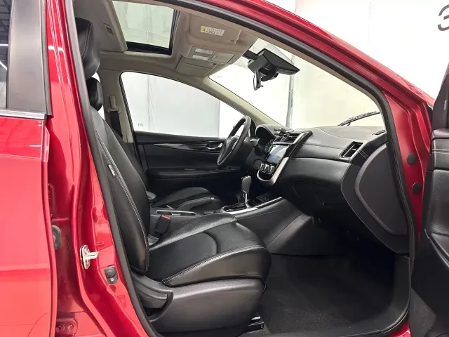 Nissan Tiida — Фото автомобиля 9