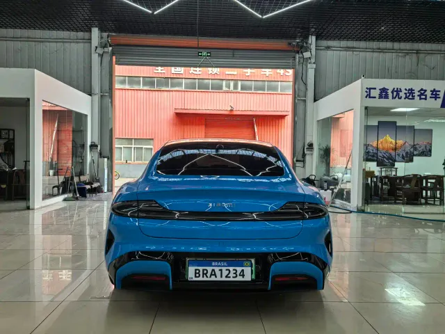 Xiaomi SU7 — Фото автомобиля 21