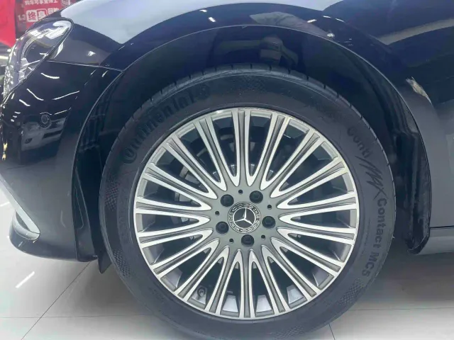 Mercedes-Benz E-Class — Фото автомобиля 9