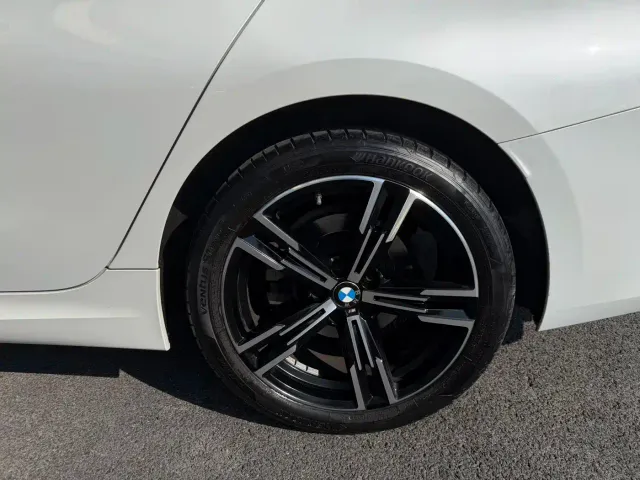 BMW 3 Series — Фото автомобиля 15