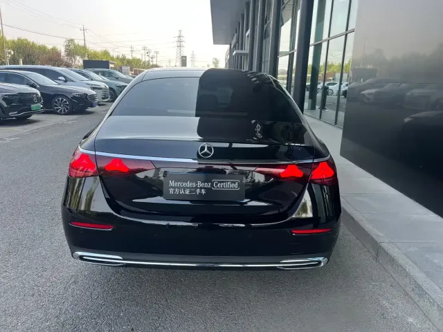 Mercedes-Benz E-Class — Фото автомобиля 5