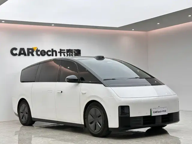 Li Auto MEGA — Фото автомобиля 6