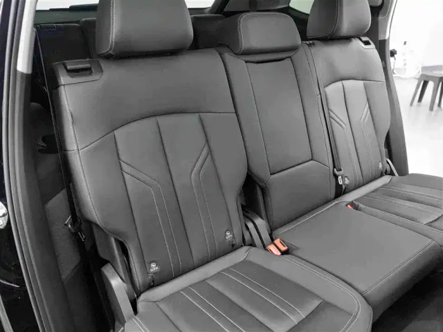 Audi Q6 — Фото автомобиля 12