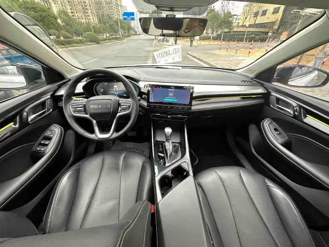 Roewe i5 — Фото автомобиля 18