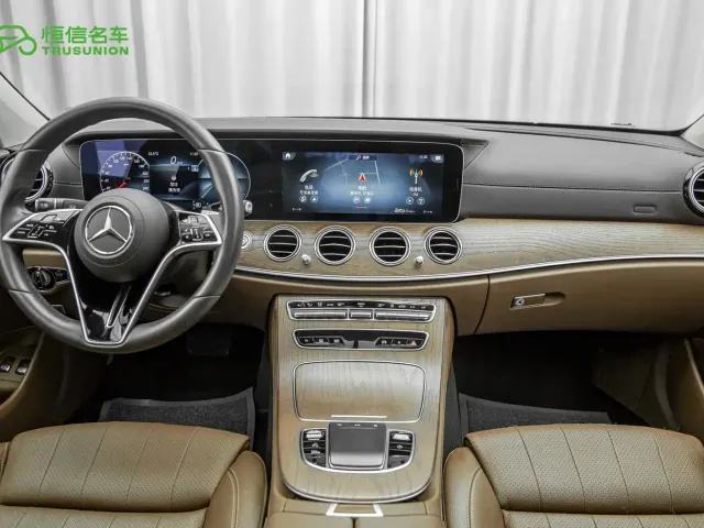Mercedes-Benz E-Class — Фото автомобиля 13