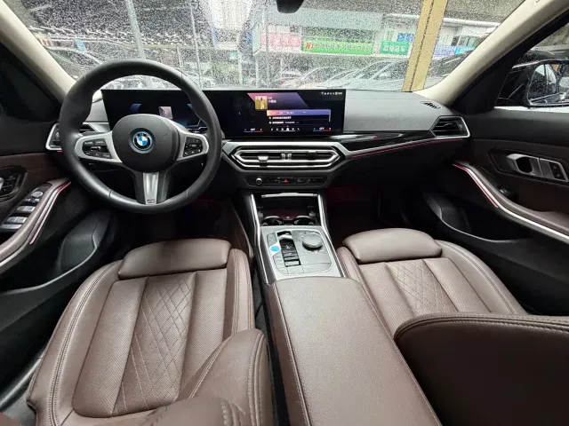 BMW i3 — Фото автомобиля 21
