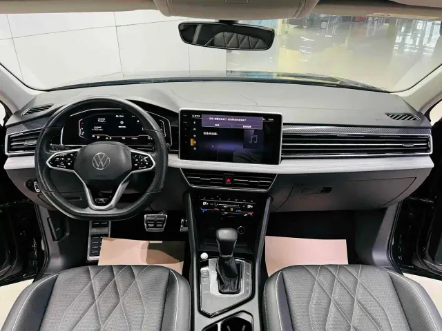 Volkswagen Tiguan L — Фото автомобиля 9