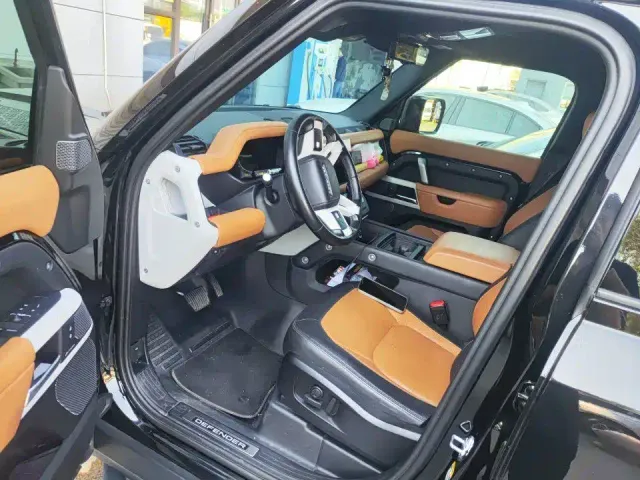Land Rover Defender — Фото автомобиля 5