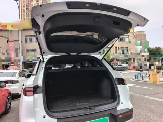 BYD Song Pro New Energy 2025 2nd Generation Smart Drive Edition DM-i 75KM Leading Type — Фото автомобиля 18