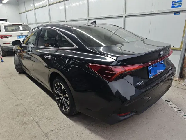 Toyota Avalon — Фото автомобиля 3