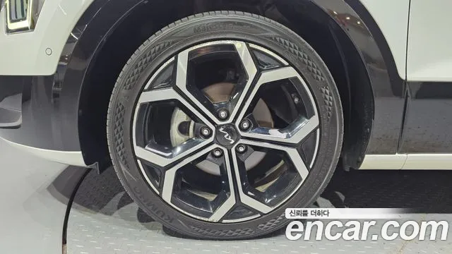 Kia Niro The All New Niro Signature — Фото автомобиля 5