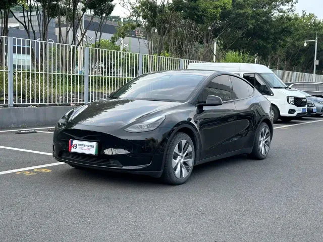 Фотография автомобиля — Tesla Model Y