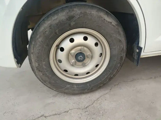Changan Ruixing EM60 — Фото автомобиля 22