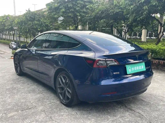 Tesla Model 3 — Фото автомобиля 6