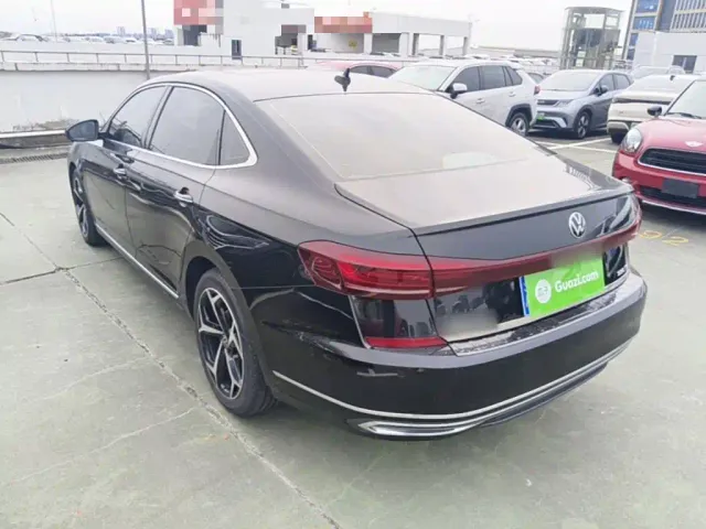 Volkswagen Passat 2023 330TSI Starlight Premium Edition — Фото автомобиля 4