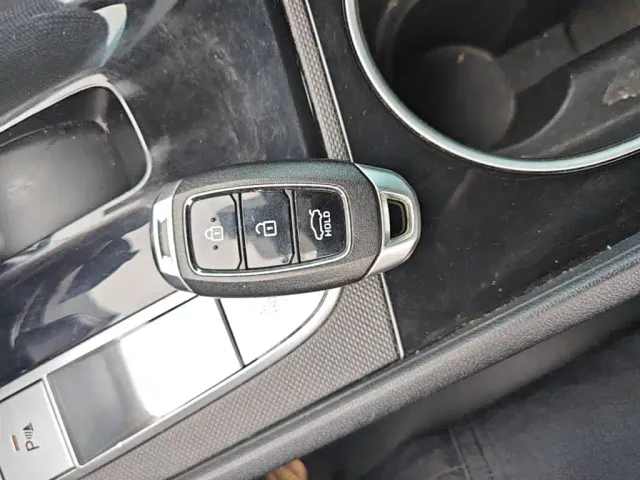 Hyundai Elantra — Фото автомобиля 8