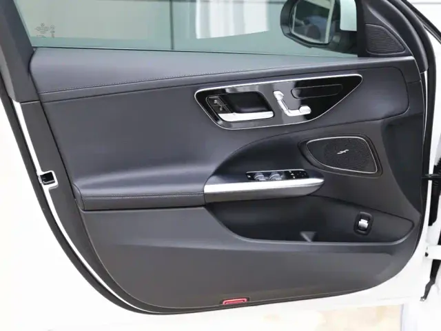 Mercedes-Benz C-Class — Фото автомобиля 10