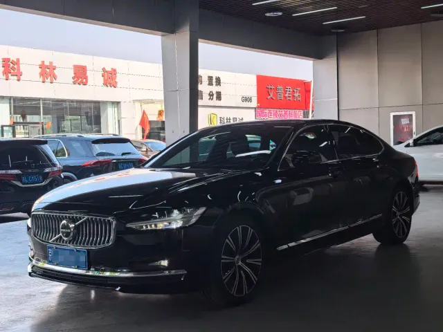 Фотография автомобиля — Volvo S90