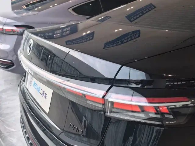 Volkswagen Passat — Фото автомобиля 5