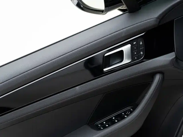 Porsche Panamera — Фото автомобиля 18