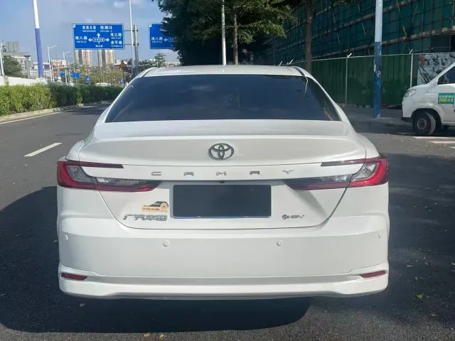 Toyota Camry — Фото автомобиля 4