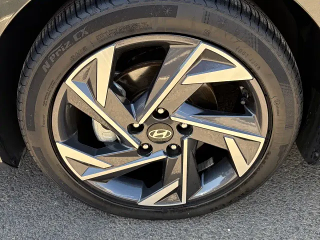 Hyundai Elantra — Фото автомобиля 16