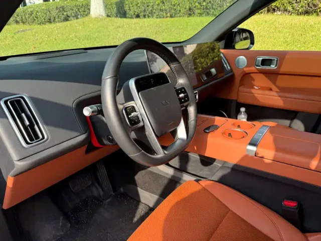 Li Auto L6 — Фото автомобиля 7