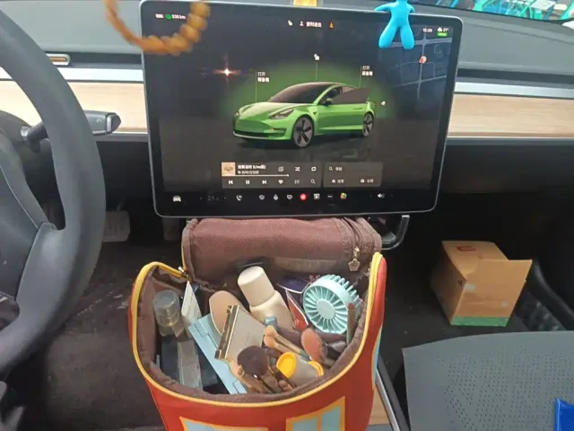 Tesla Model 3 — Фото автомобиля 9