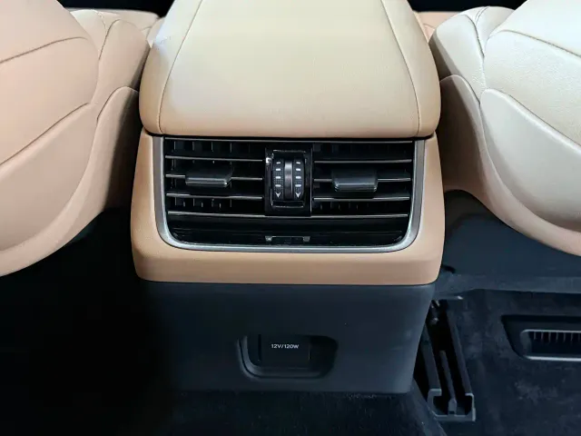 Lexus LS — Фото автомобиля 21