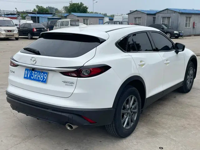 Mazda CX-4 — Фото автомобиля 5