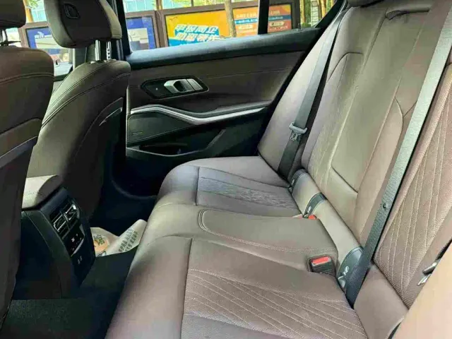 BMW 3 Series — Фото автомобиля 10