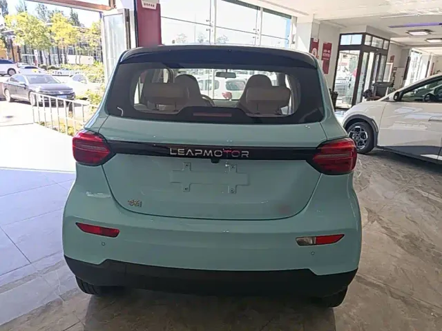 Leapmotor T03 — Фото автомобиля 5