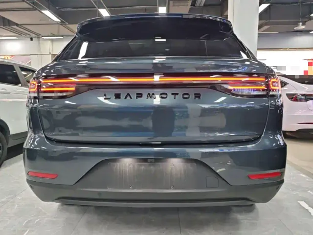 Leapmotor C11 — Фото автомобиля 5