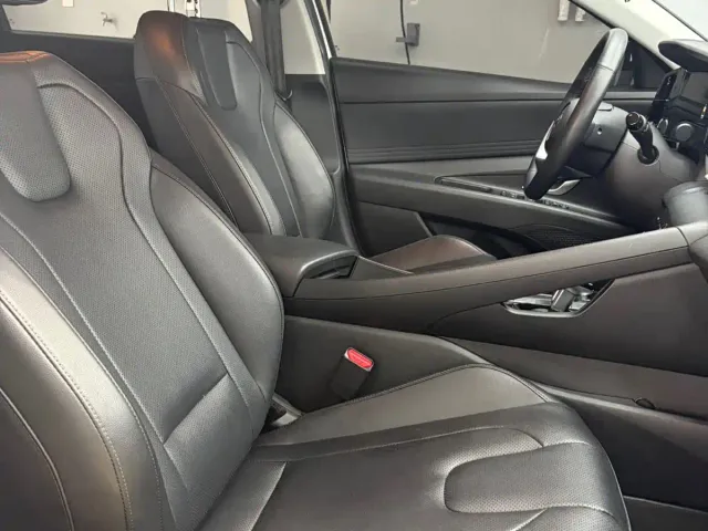 Hyundai Elantra — Фото автомобиля 12