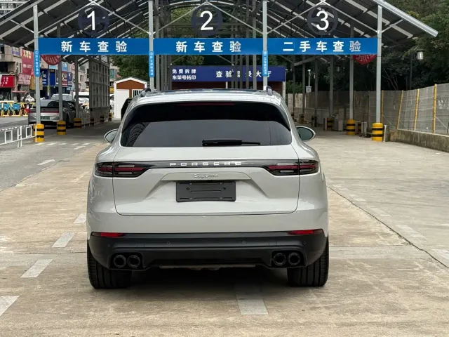 Porsche Cayenne — Фото автомобиля 5