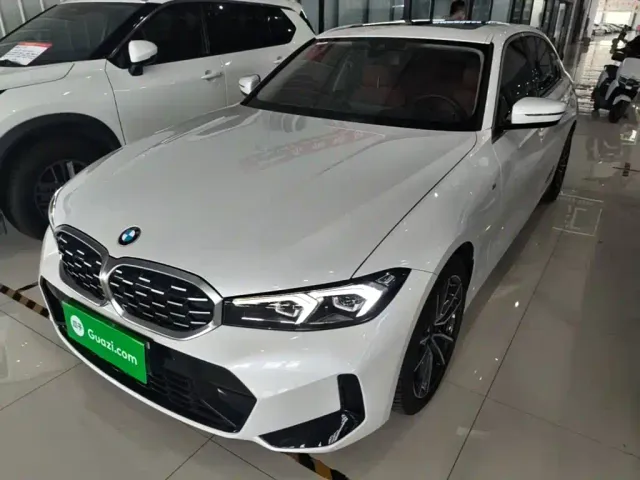 Фотография автомобиля — BMW 3 Series