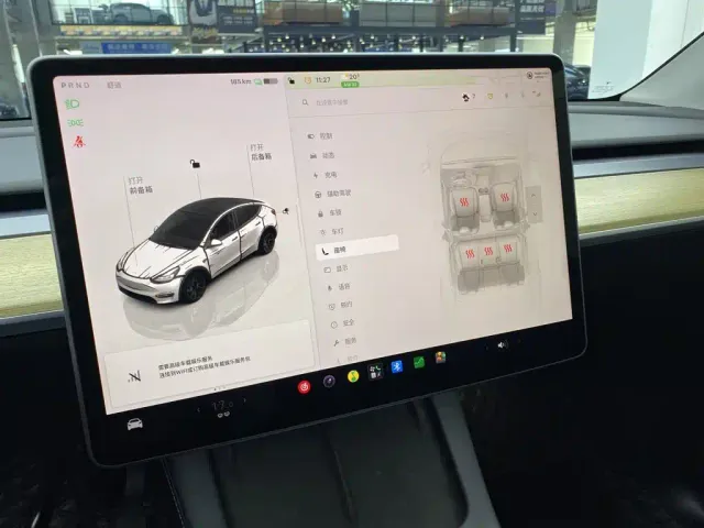 Tesla Model Y — Фото автомобиля 23