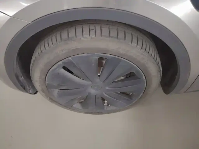 Tesla Model Y — Фото автомобиля 22