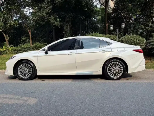 Toyota Camry — Фото автомобиля 3