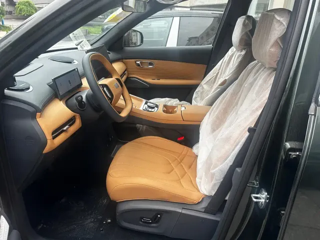 Geely Galaxy Starship 7 EM-i — Фото автомобиля 6