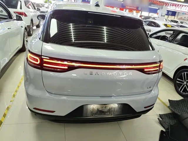 Leapmotor C11 — Фото автомобиля 5