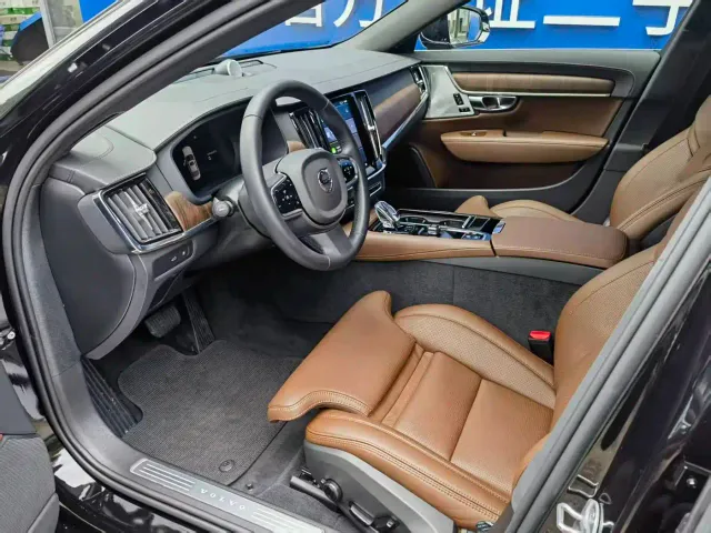 Volvo S90 — Фото автомобиля 19