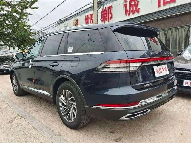 Lincoln Aviator — Фото автомобиля 18