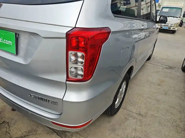 Wuling Hongguang — Фото автомобиля 23