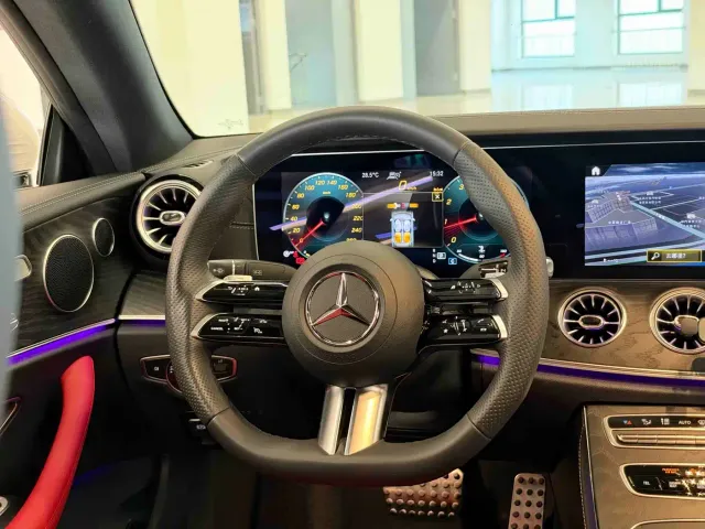 Mercedes-Benz E-Class — Фото автомобиля 13
