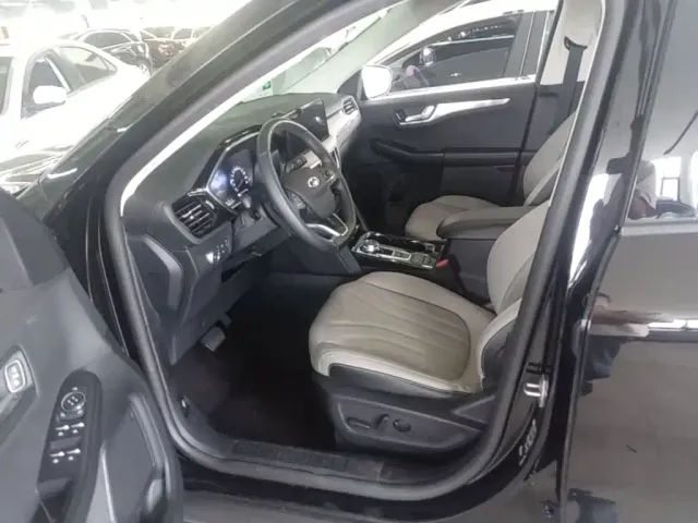 Ford Escape — Фото автомобиля 14